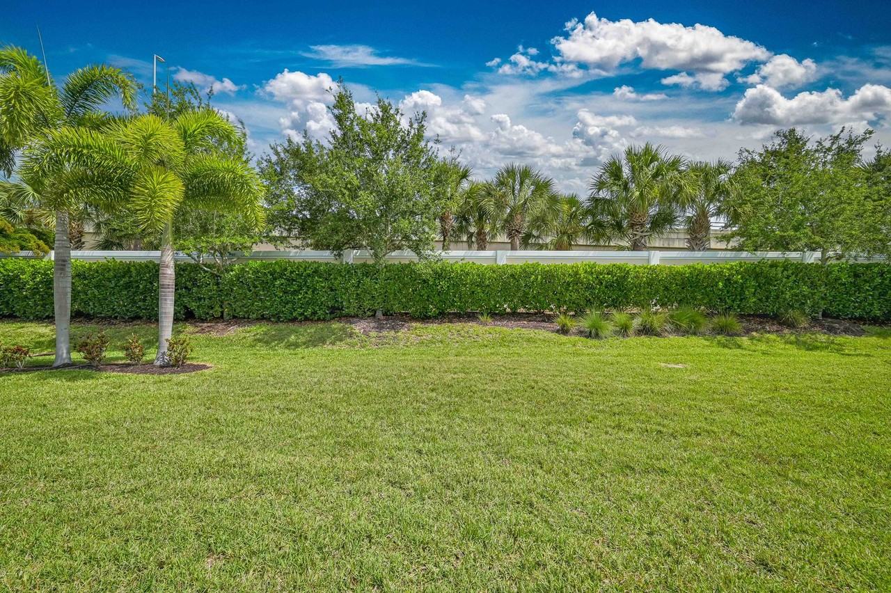 10530 Otter Key Ln - Photo 4 of 35