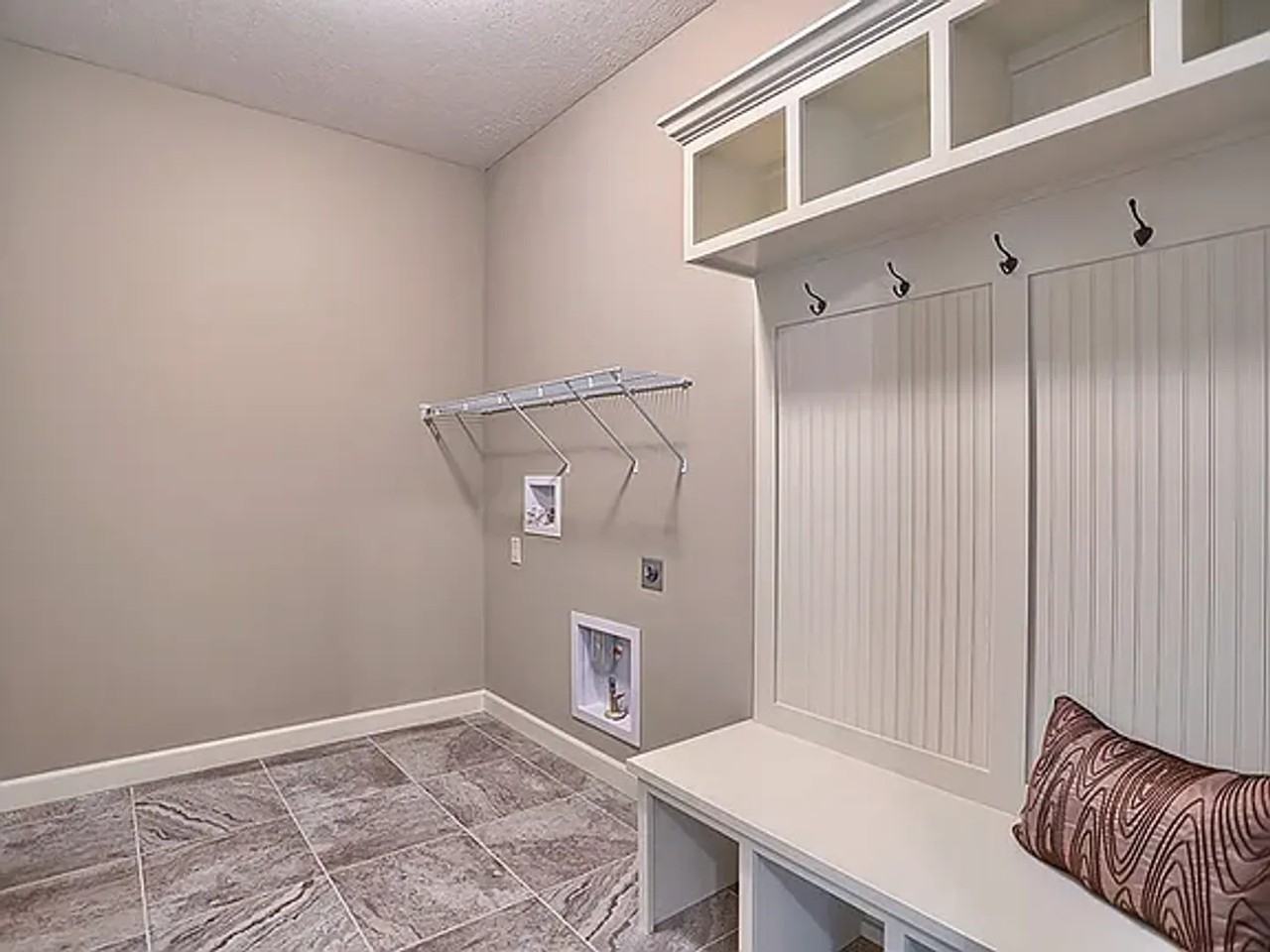 108 Cattail Ave - Photo 6 of 22