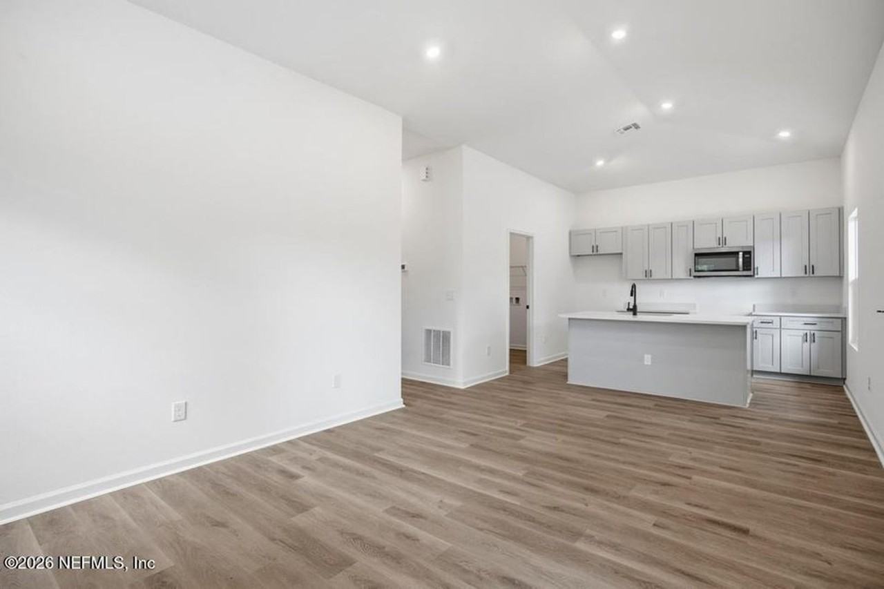 12164 Lyons St - Photo 6 of 20