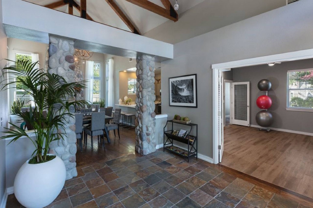 Echo Ridge - Photo 7 of 21