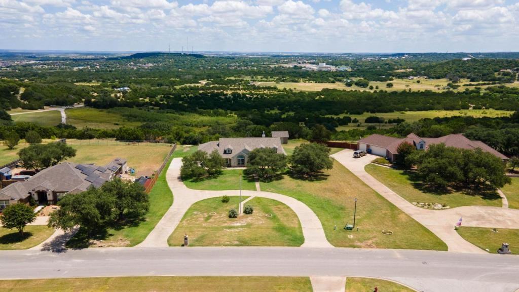 336 Skyline Dr - Photo 2 of 31
