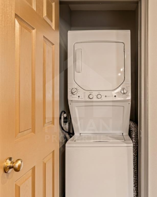 221 N Park Ave #B - Photo 5 of 9