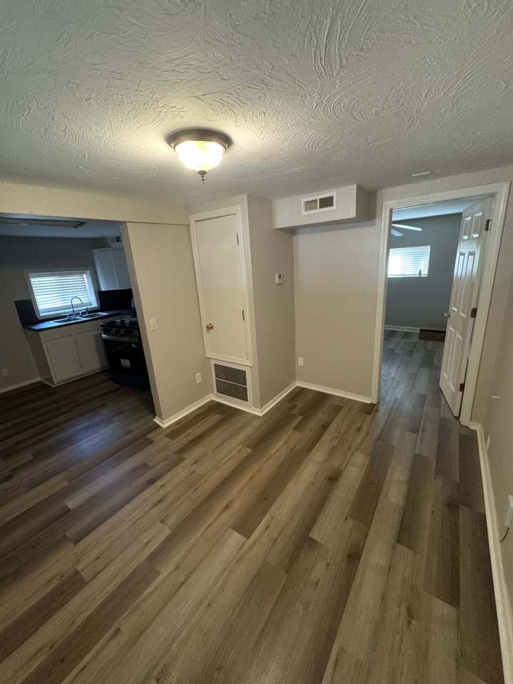 523 S Pine St #523PINE - Photo 3 of 5