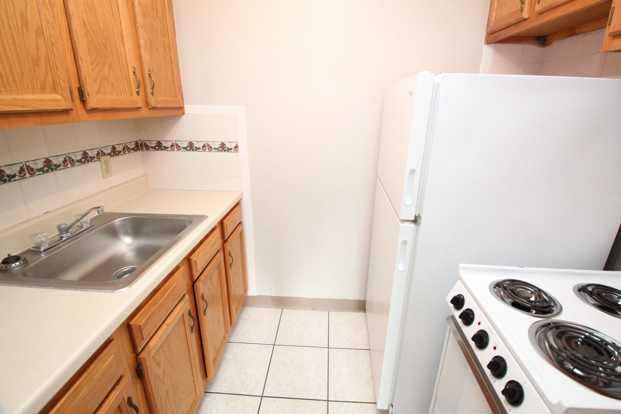 222 Melwood Ave #603 - Photo 6 of 6