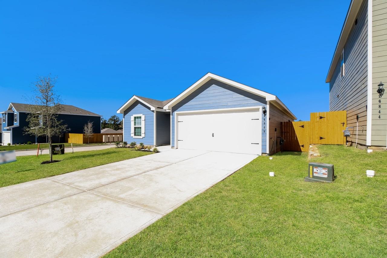 26848 Steinbeck Dr - Photo 2 of 16