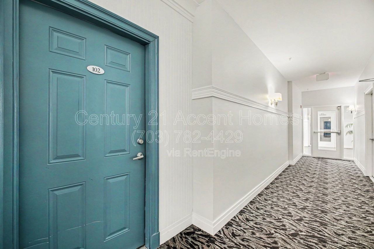 1641 Ladue Ct #102 - Photo 3 of 26