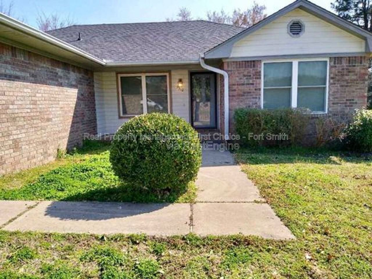 1312 N 25th St - Photo 2 of 24