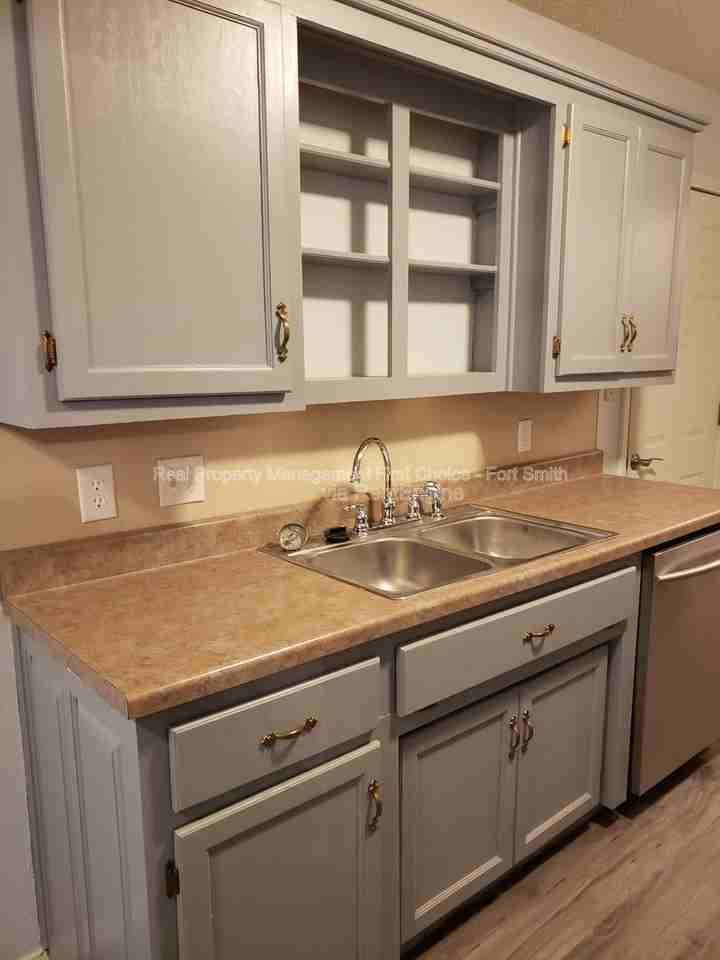 1312 N 25th St - Photo 5 of 24