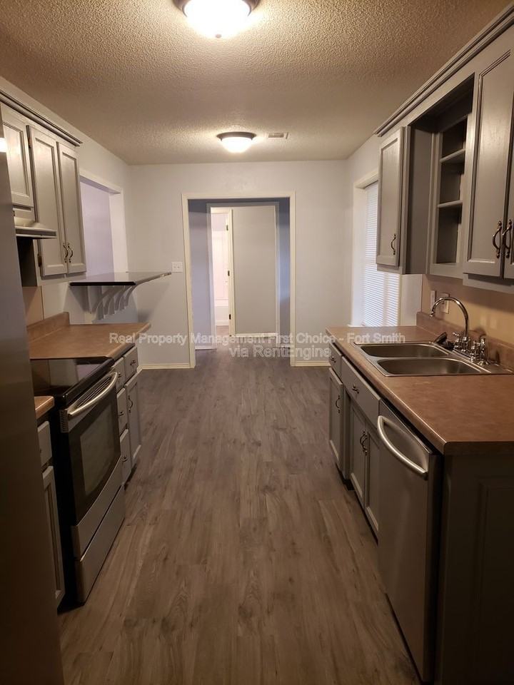 1312 N 25th St - Photo 6 of 24