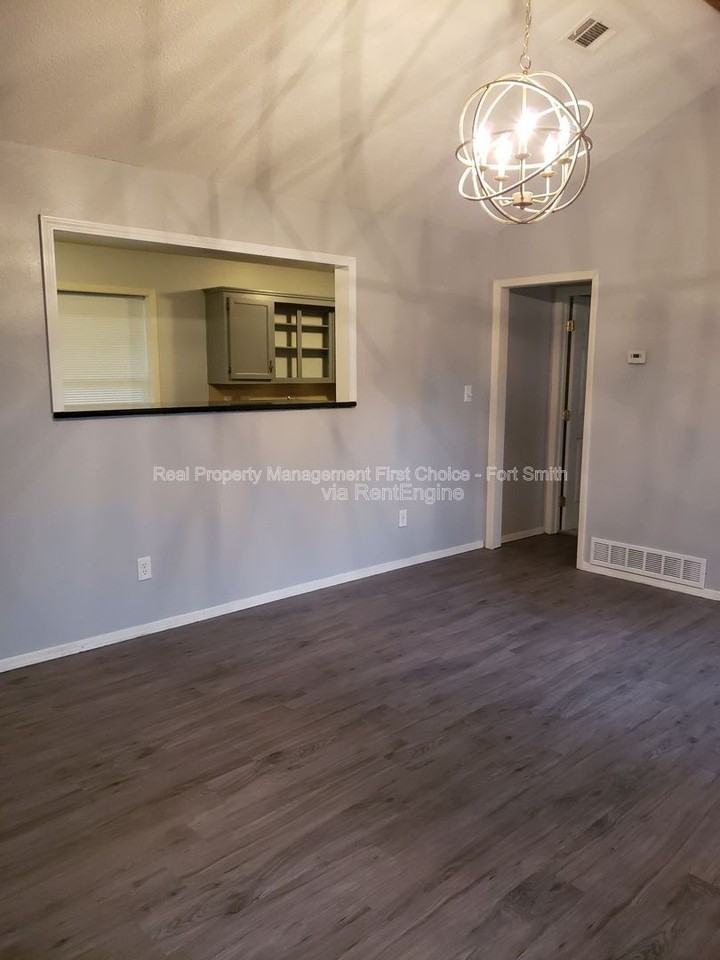 1312 N 25th St - Photo 7 of 24