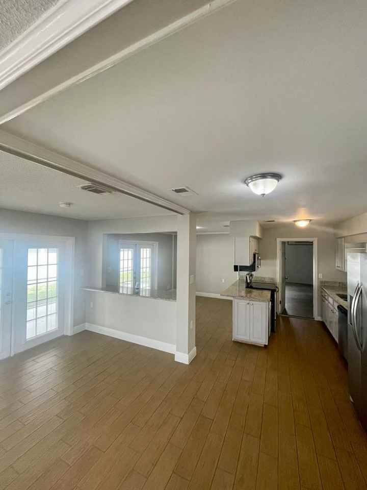 1111 Galahad Dr - Photo 3 of 32
