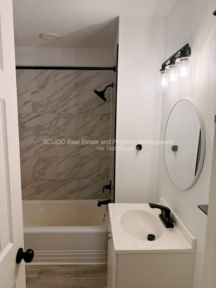 746 Locust St - Photo 5 of 12