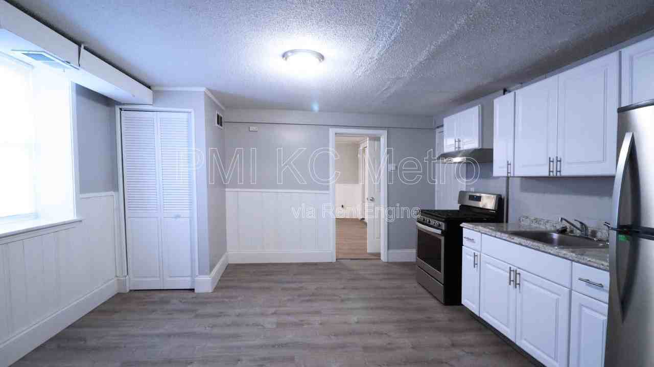 301 Bellefontaine Ave #B - Photo 2 of 14