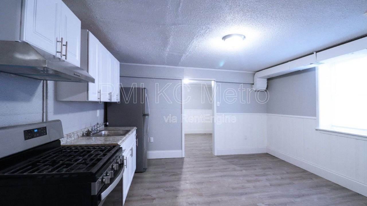 301 Bellefontaine Ave #B - Photo 3 of 14