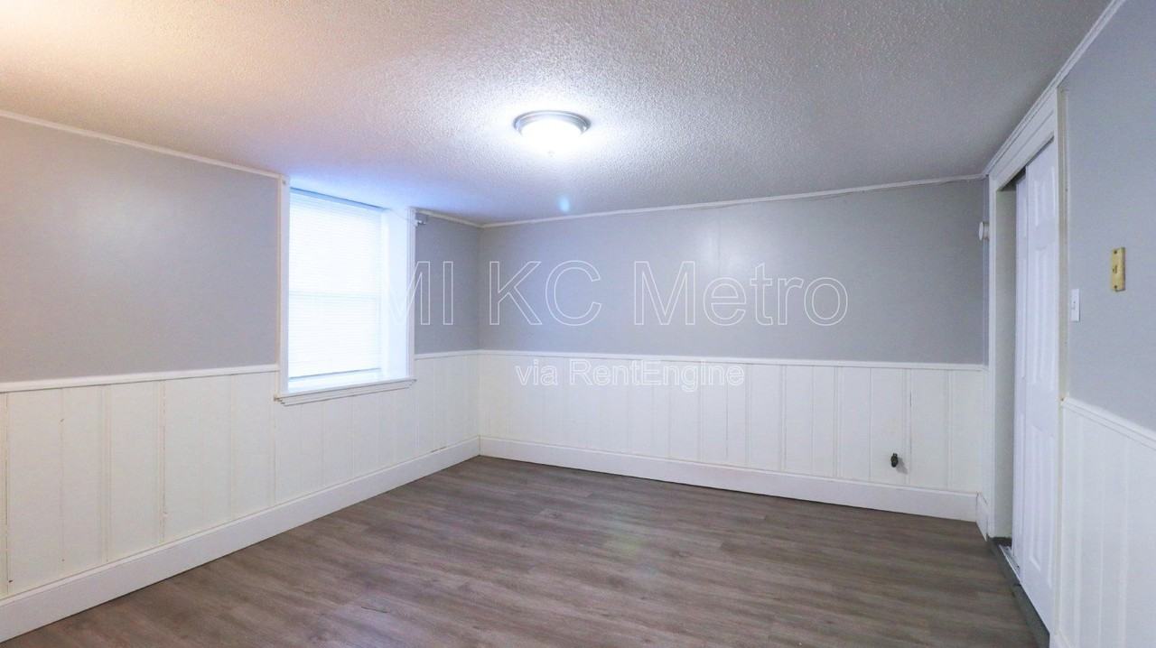 301 Bellefontaine Ave #B - Photo 4 of 14