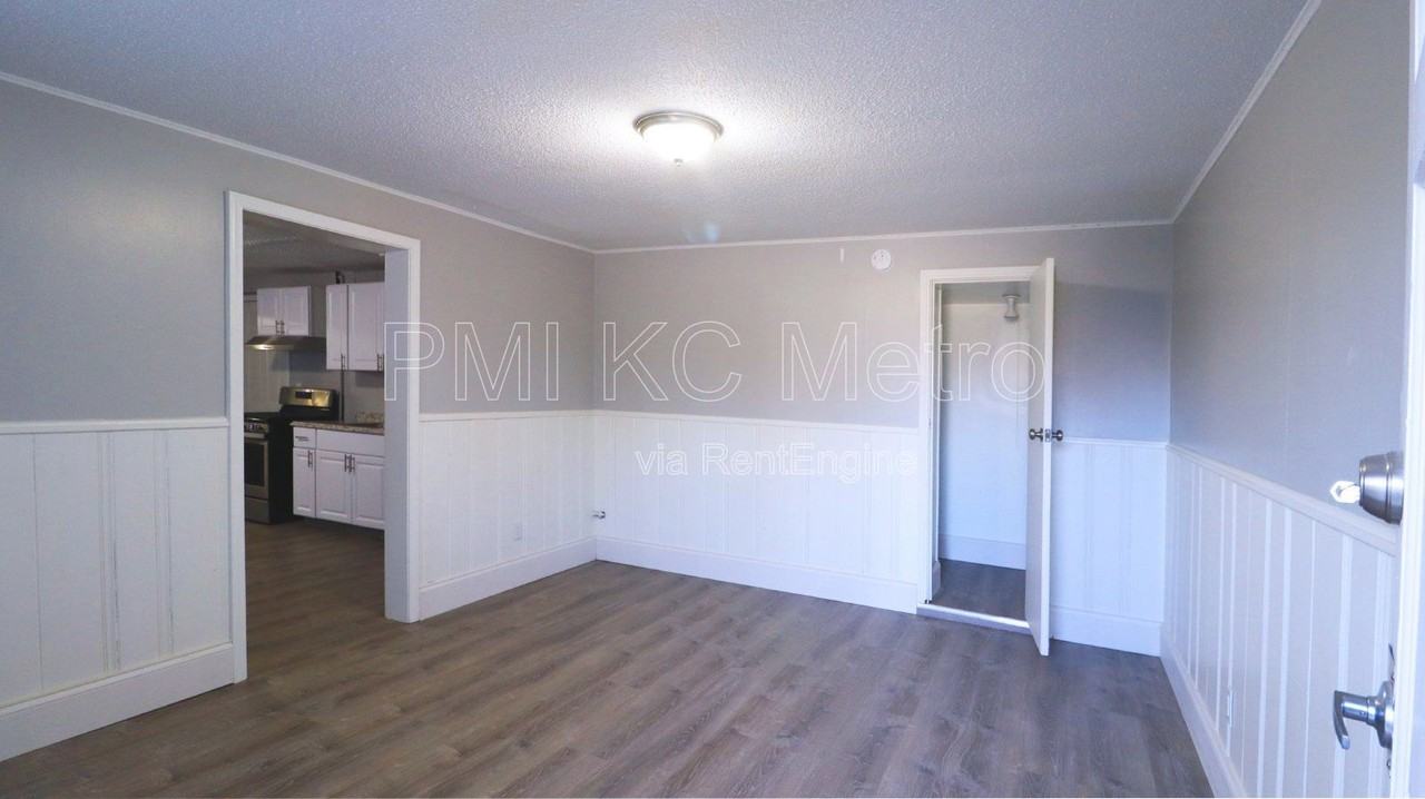 301 Bellefontaine Ave #B - Photo 7 of 14