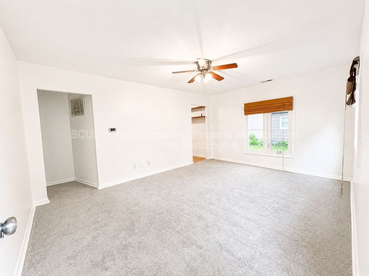 8400 Greenwood Rd - Photo 2 of 12