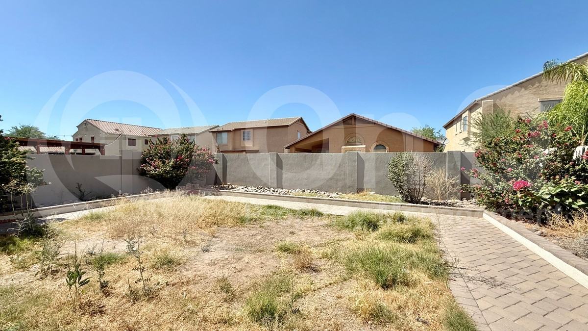 5534 W Wood St - Photo 3 of 5