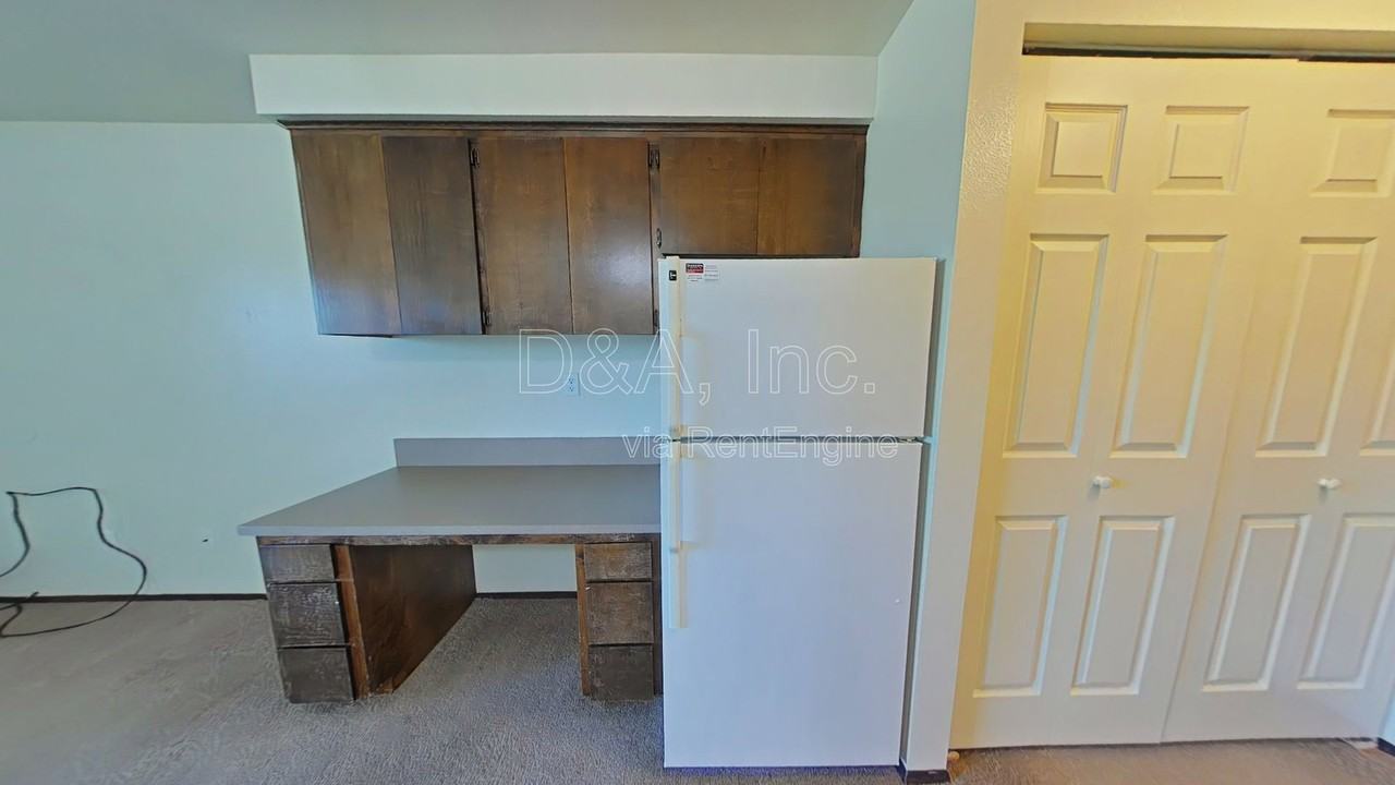 697 Jefferson St Se #4 - Photo 3 of 7