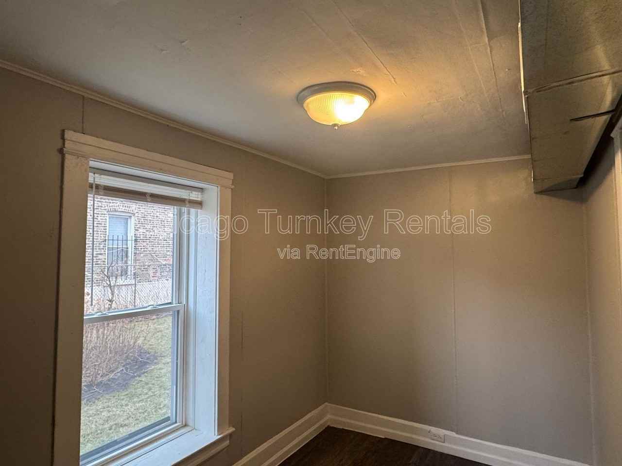2320 W 23rd St #G - Photo 6 of 8