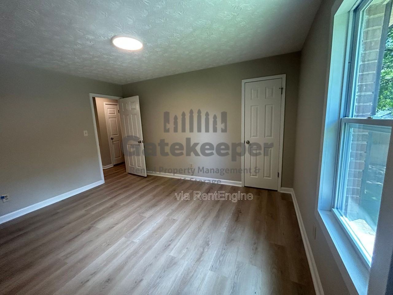 115 Meadowbrook Ct - Photo 7 of 10