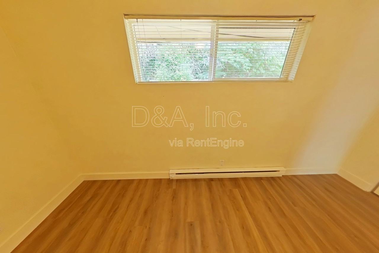 2520 Nw Tyler Ave - Photo 6 of 13
