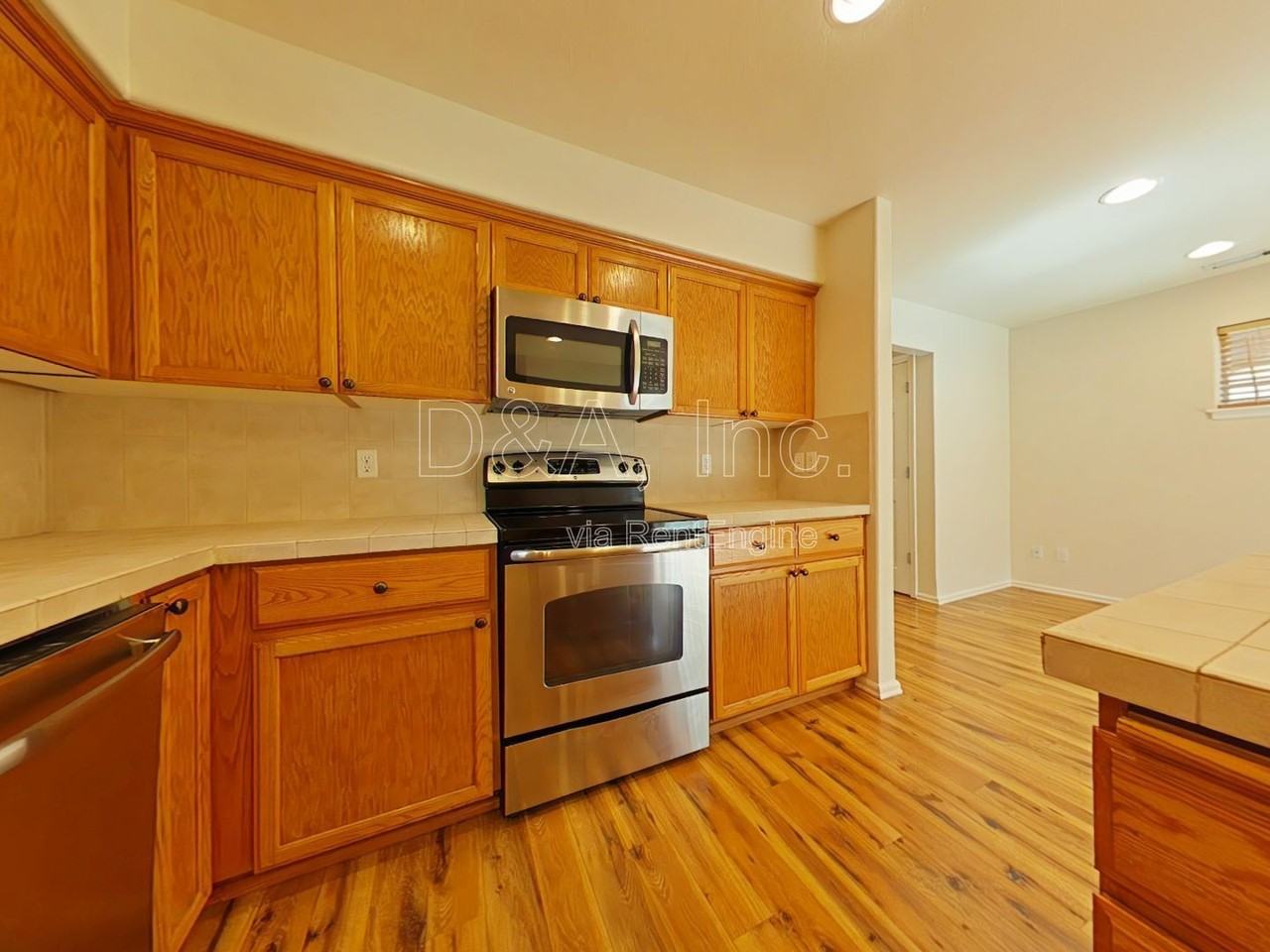 3523 Se Midvale Dr - Photo 5 of 16
