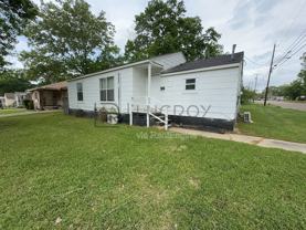 200 Stillwood Dr - Photo 1 of 1