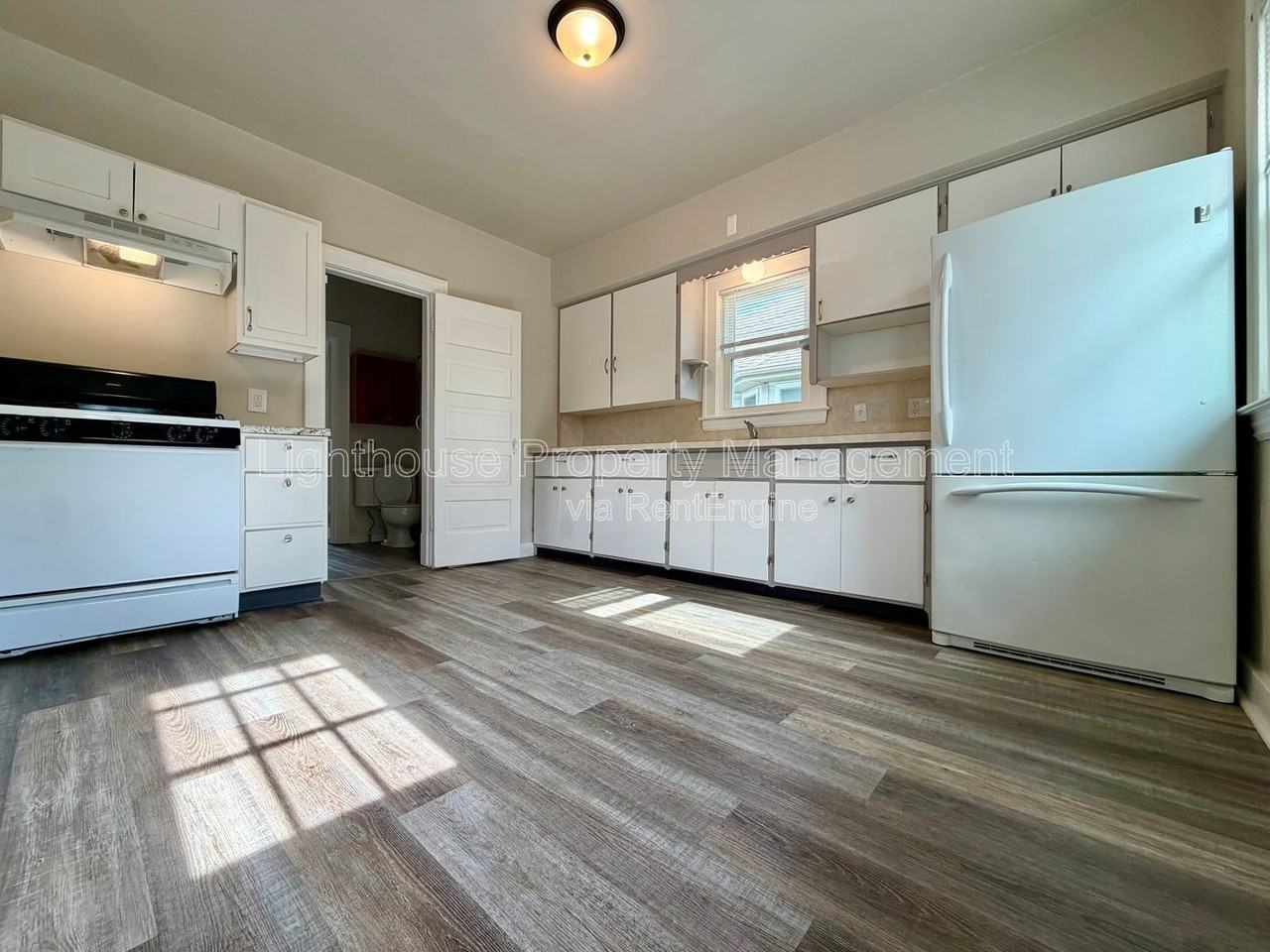 1242 Davis Ave Nw - Photo 2 of 17
