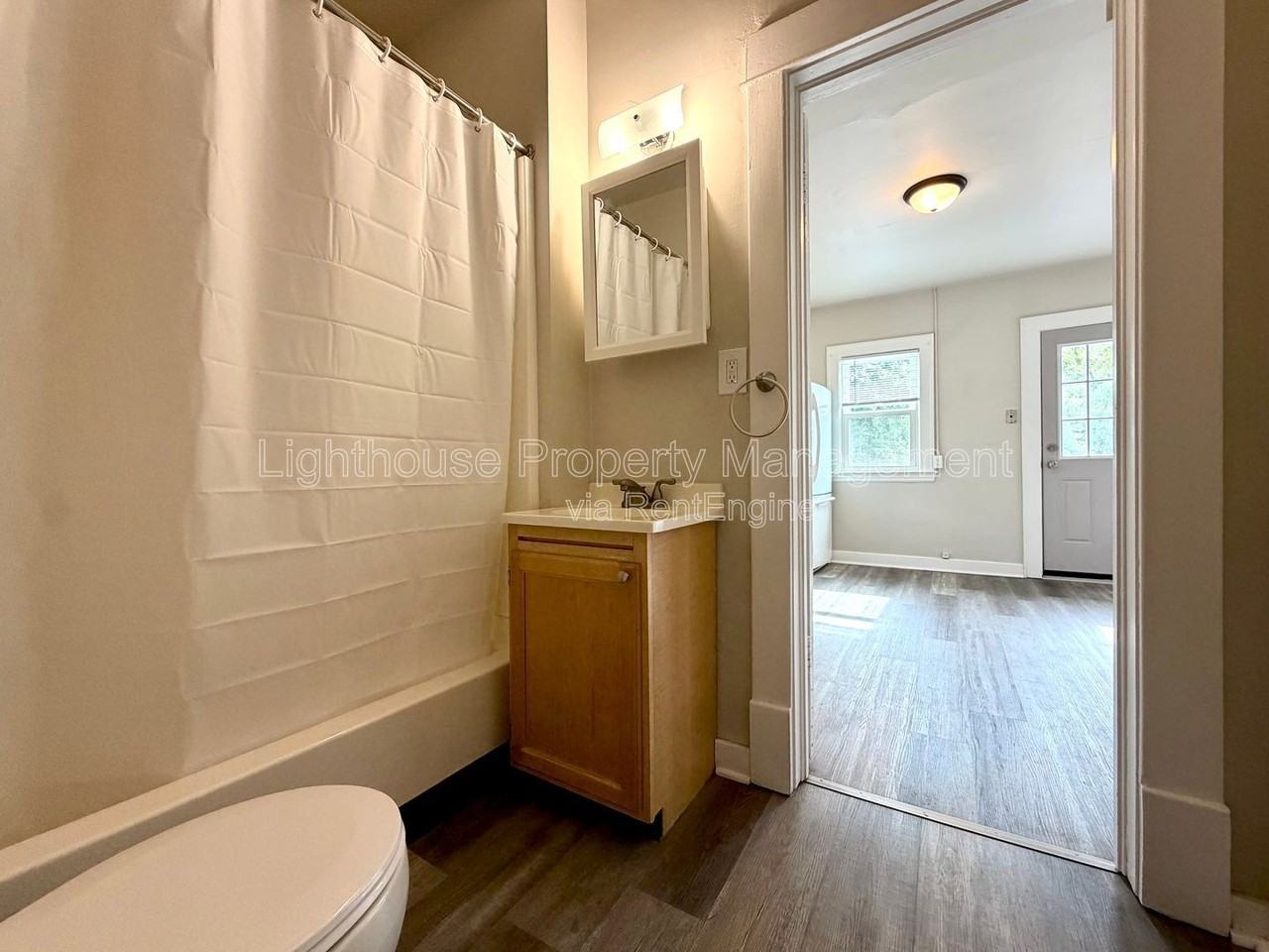 1242 Davis Ave Nw - Photo 4 of 17