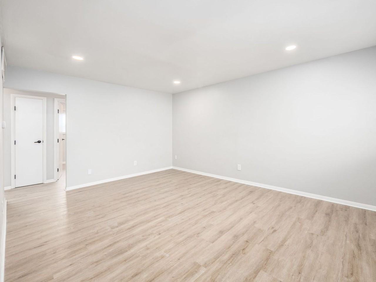 980 King Ave #410 - Photo 7 of 24