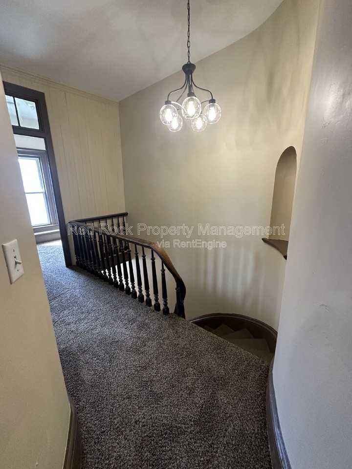 802 Mckinley St - Photo 2 of 16