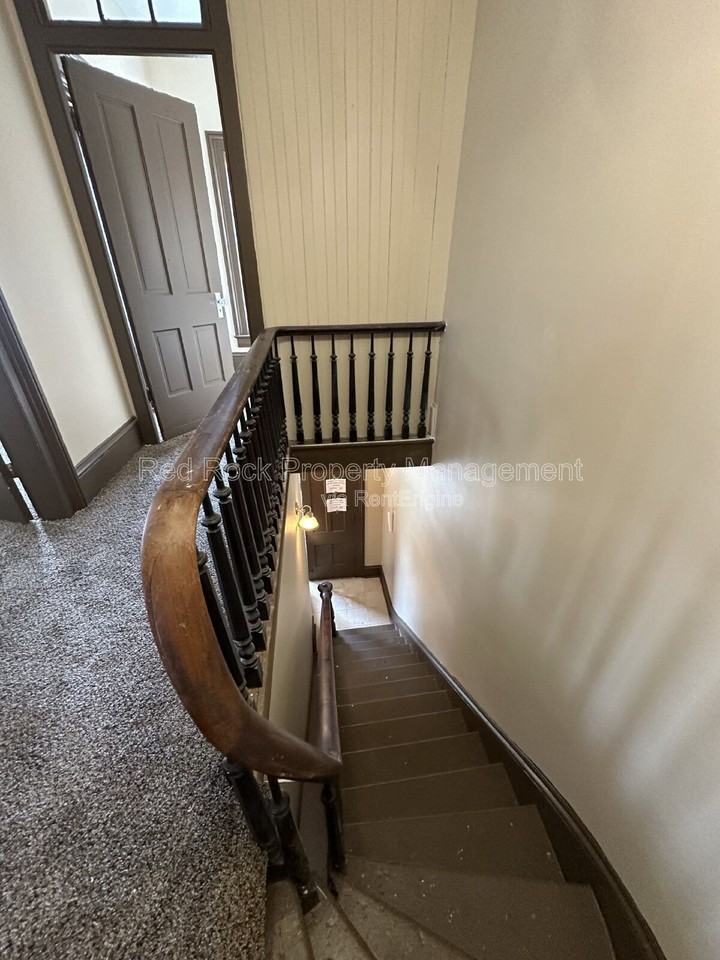 802 Mckinley St - Photo 3 of 16