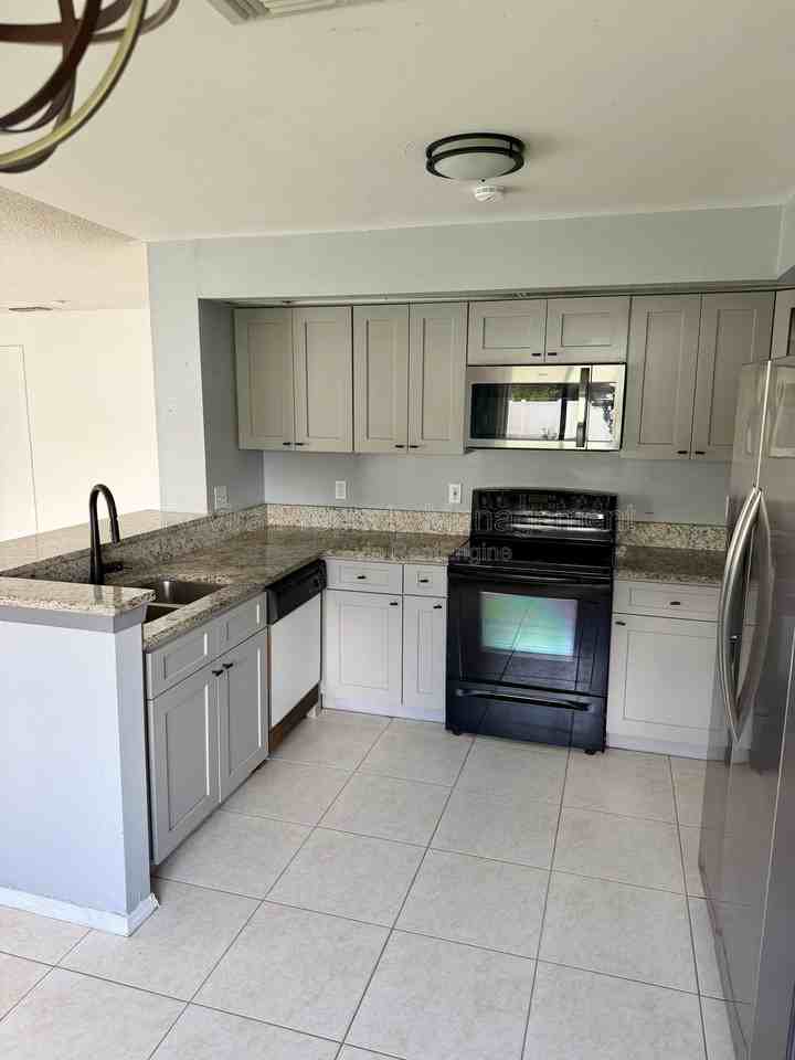 1501 Chevington Ct - Photo 4 of 18