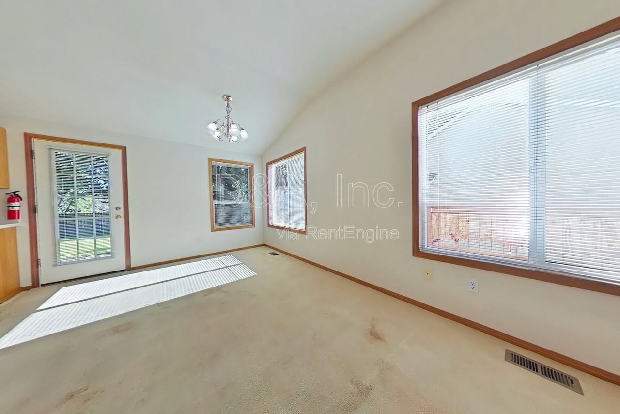 5605 Sw Windflower Dr - Photo 3 of 12