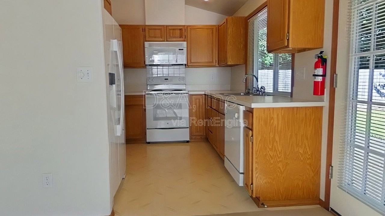 5605 Sw Windflower Dr - Photo 4 of 12