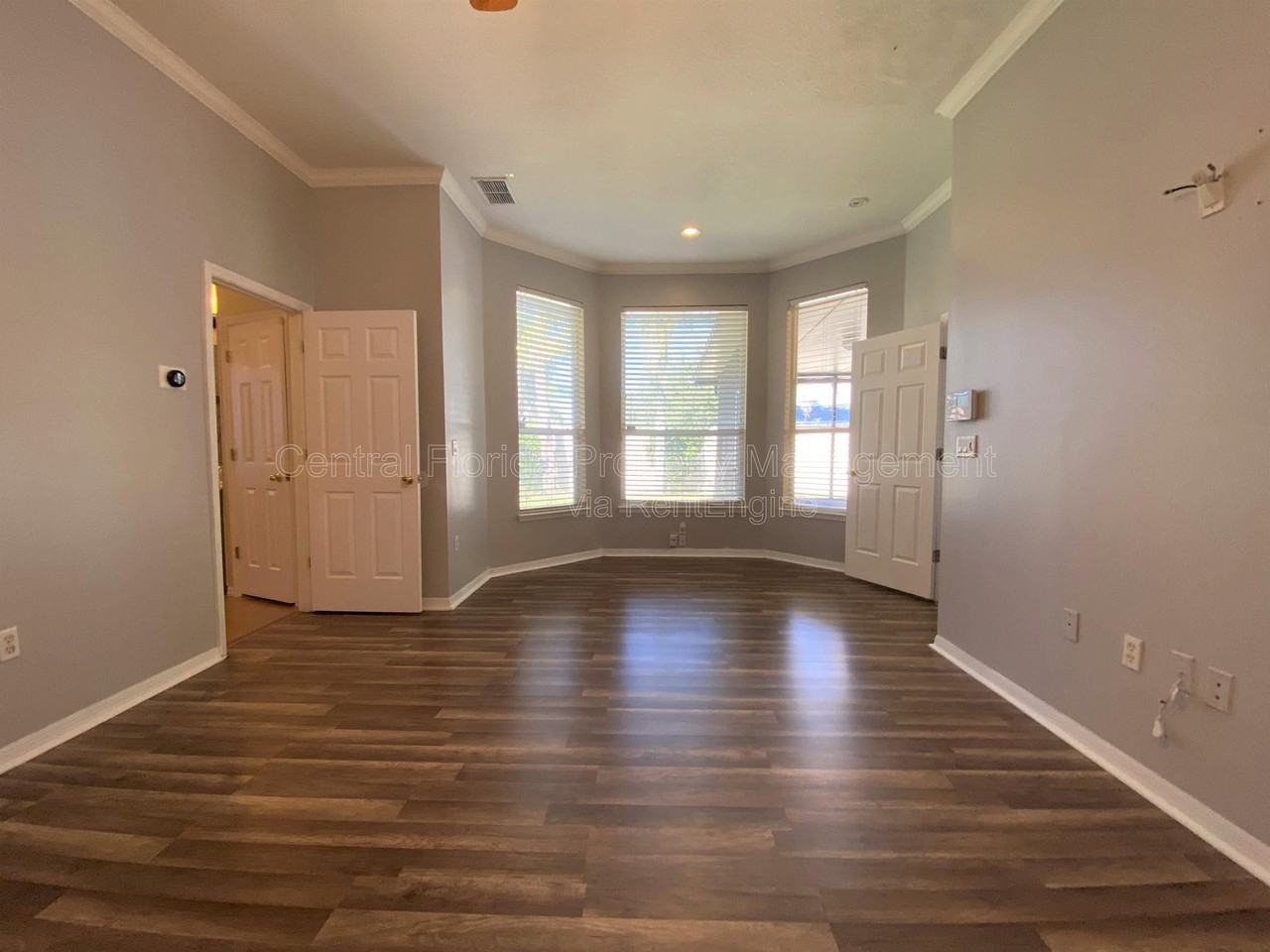 10885 Piping Rock Cir - Photo 2 of 28