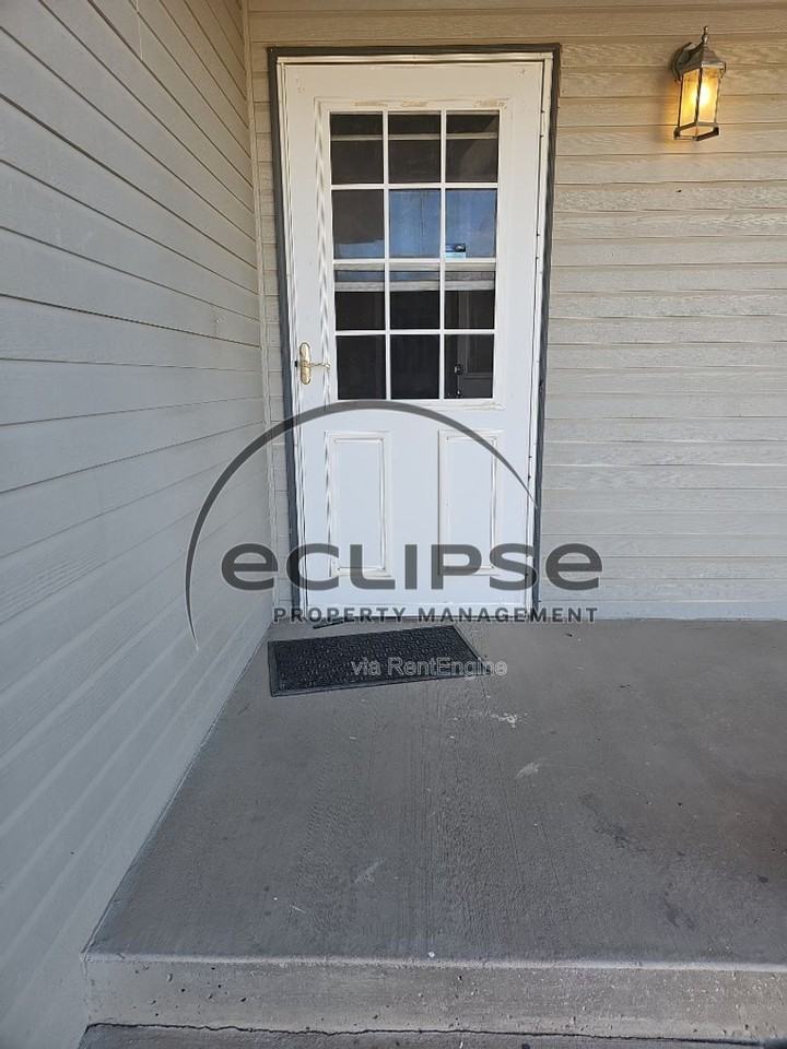 501 Foster Ave - Photo 2 of 29