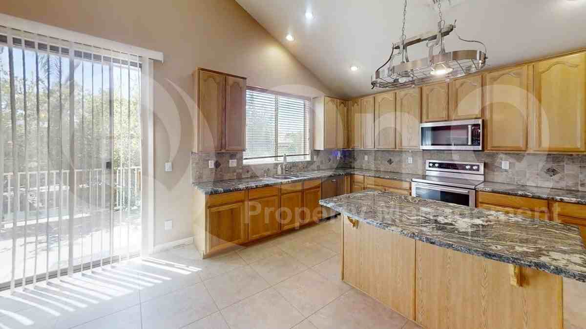 6984 S Teresa Dr - Photo 7 of 30