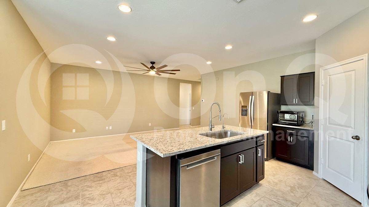 1172 W Paradise Way - Photo 3 of 18