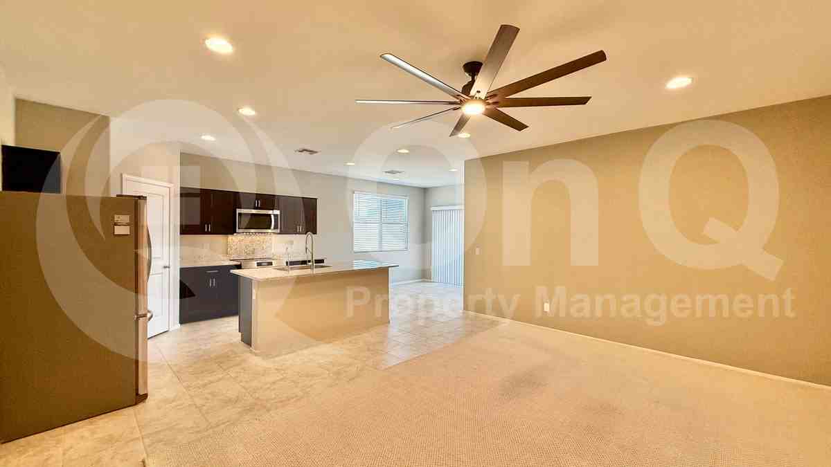 1172 W Paradise Way - Photo 4 of 18