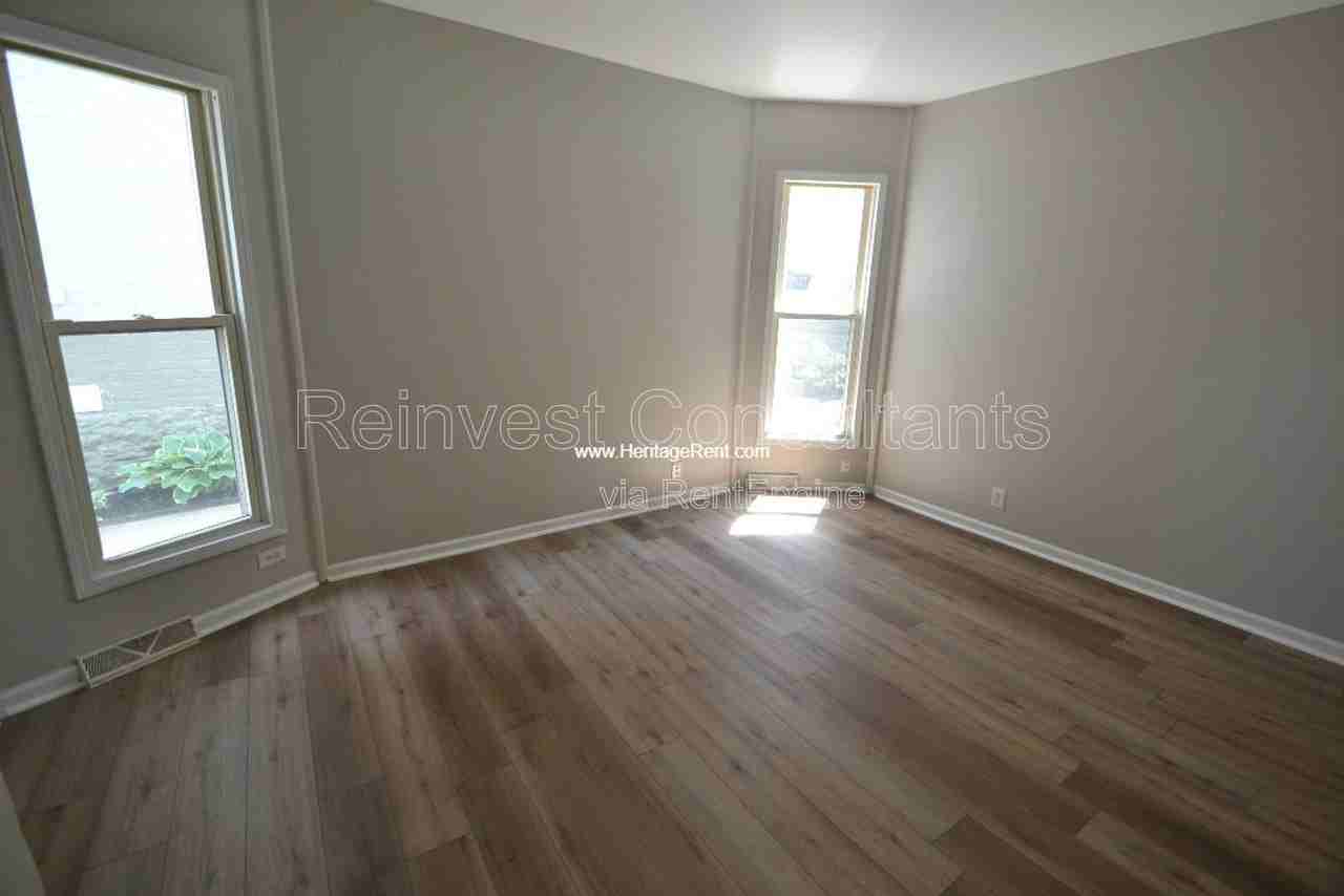239 Forest Ave - Photo 5 of 10