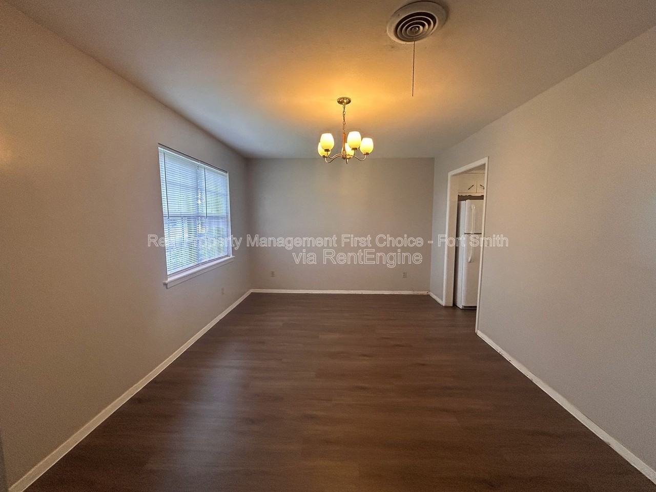 6315 Crimson Ave - Photo 3 of 29