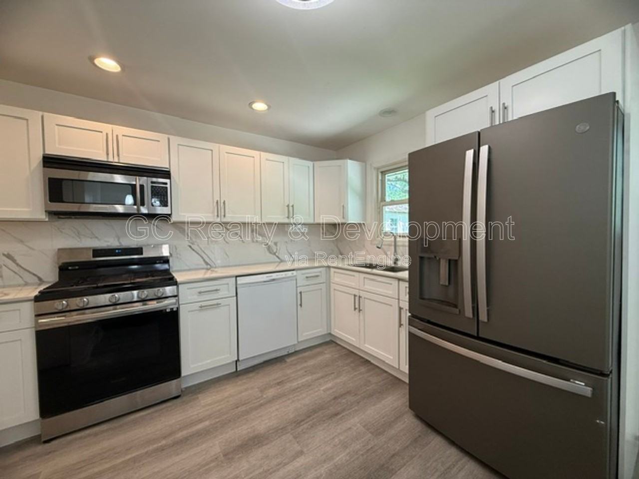 14949 Highland Ave - Photo 7 of 19