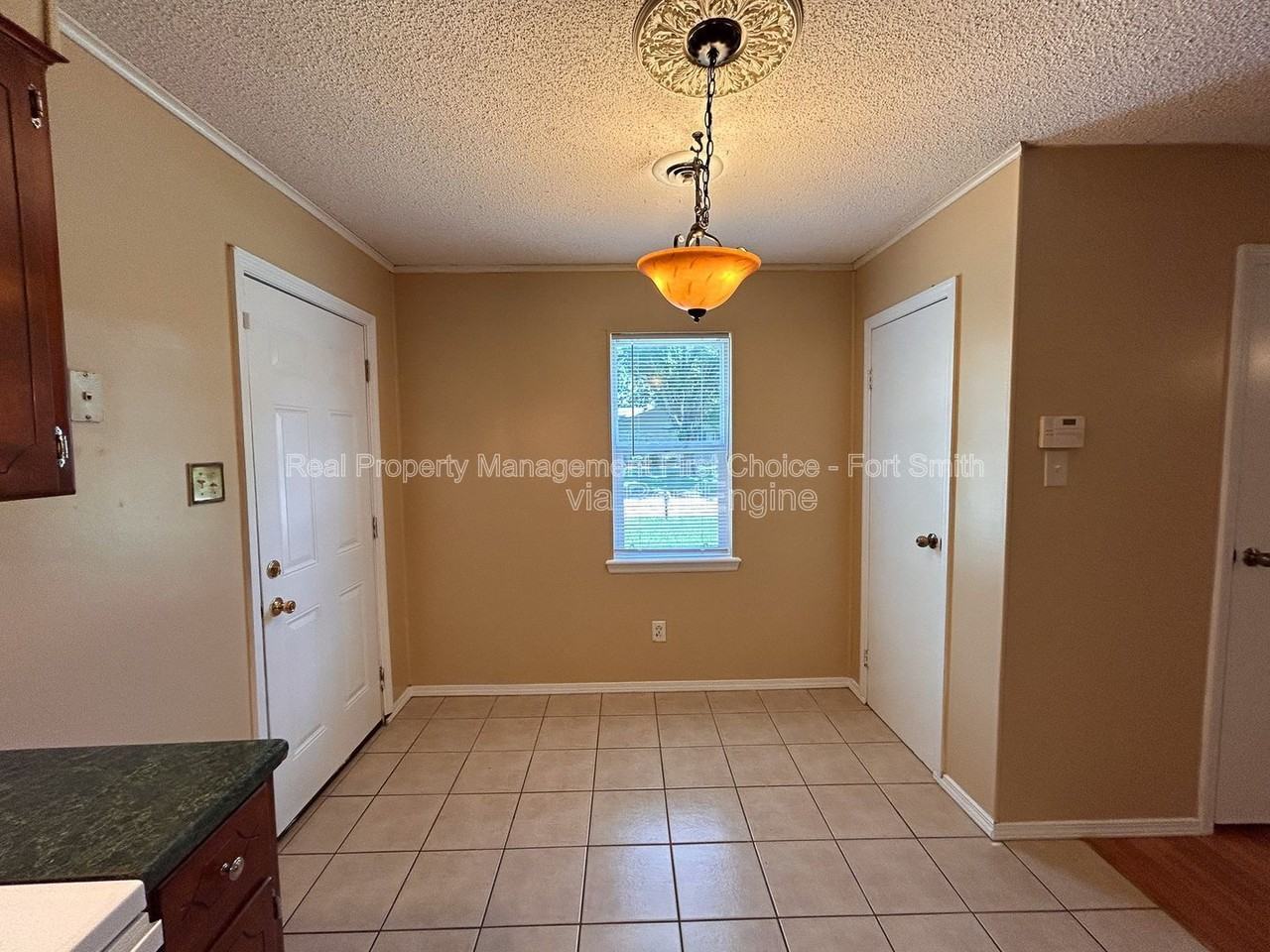 3305 Grinnell Ave - Photo 4 of 26