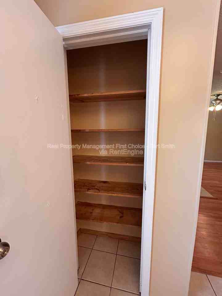 3305 Grinnell Ave - Photo 5 of 26