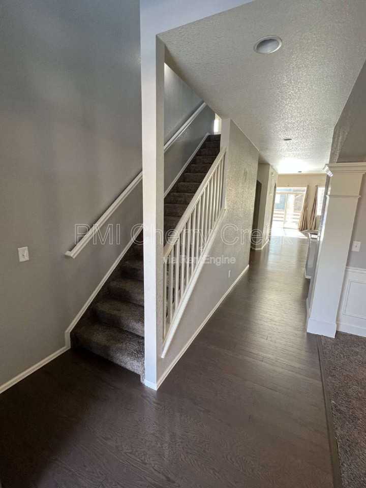22472 E Union Cir - Photo 5 of 50