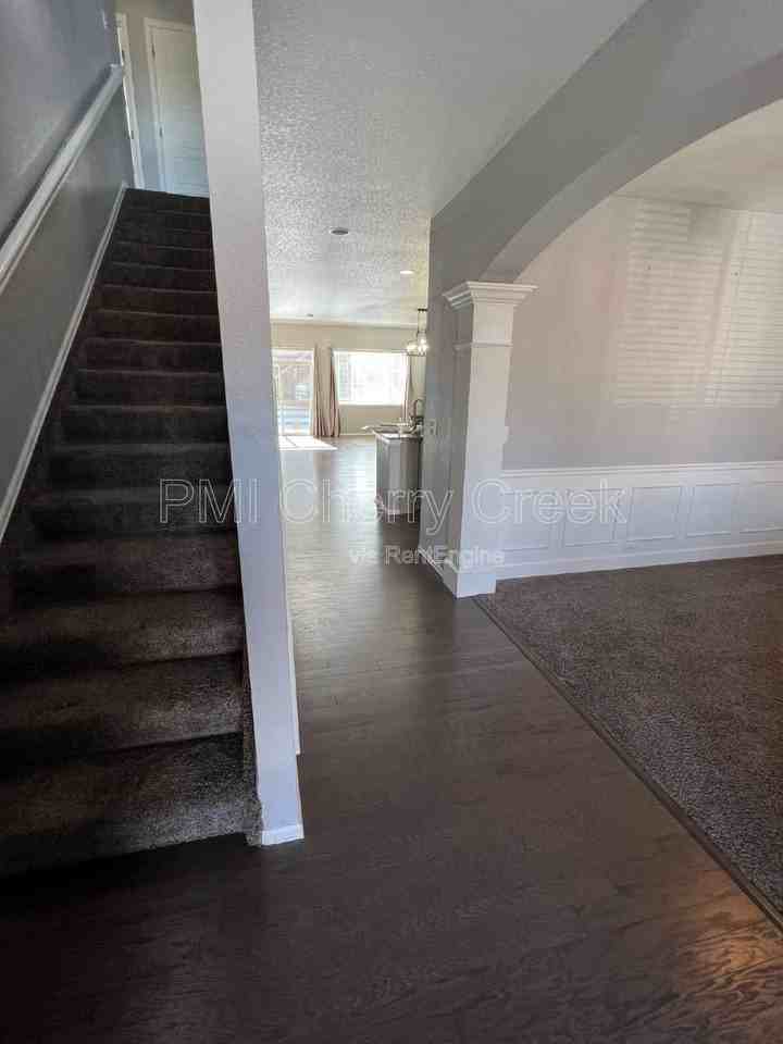 22472 E Union Cir - Photo 6 of 50