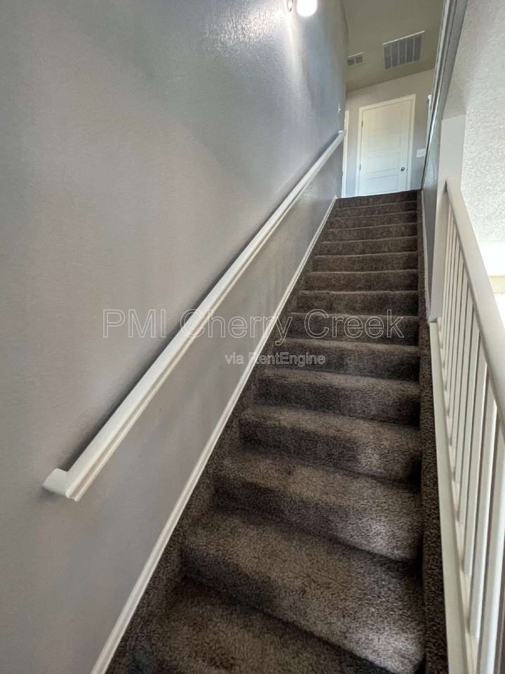 22472 E Union Cir - Photo 7 of 50
