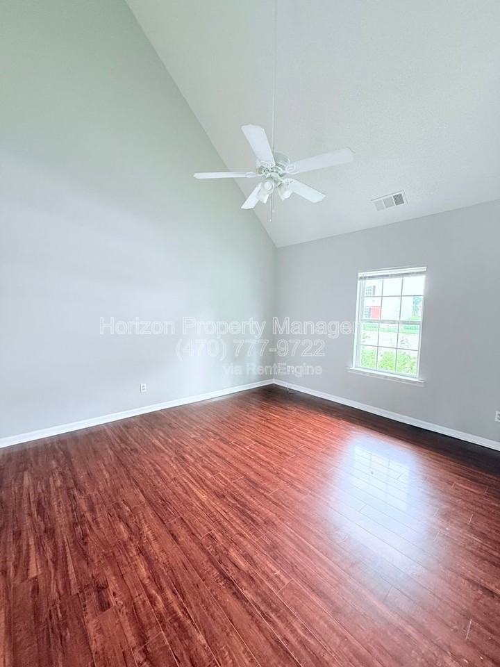 35 Middleton Ct - Photo 2 of 20
